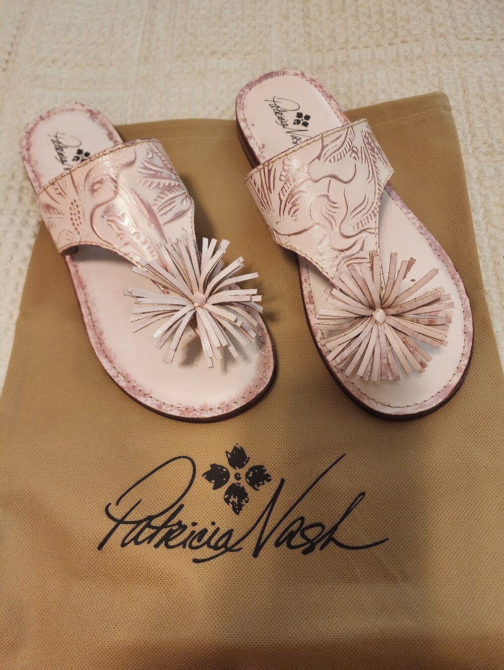 Patricia Nash Pale Pink Leather PomPom Accent Slide Sandals Sz 9 Soft Girl